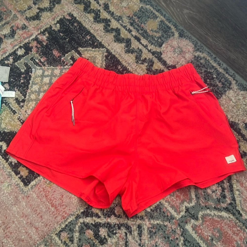 Vuori Dash Shorts - Red - M